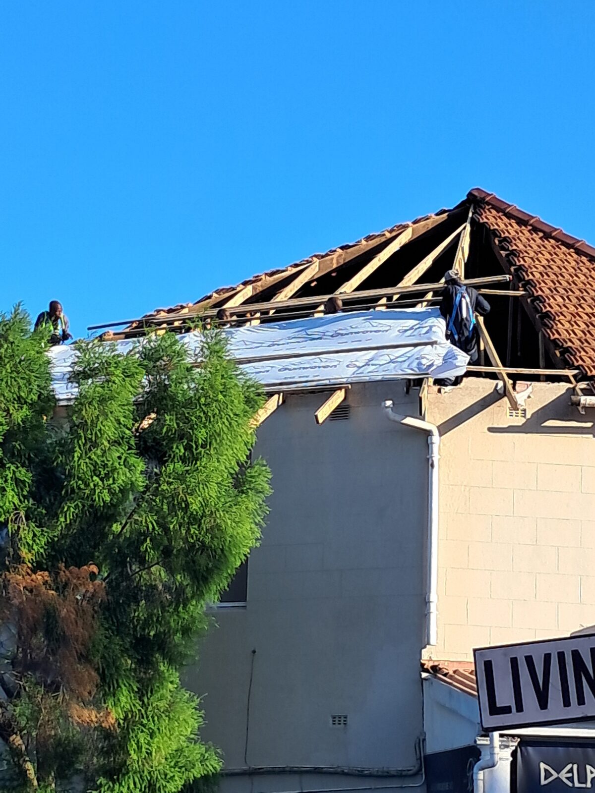 Suburban home re-roof